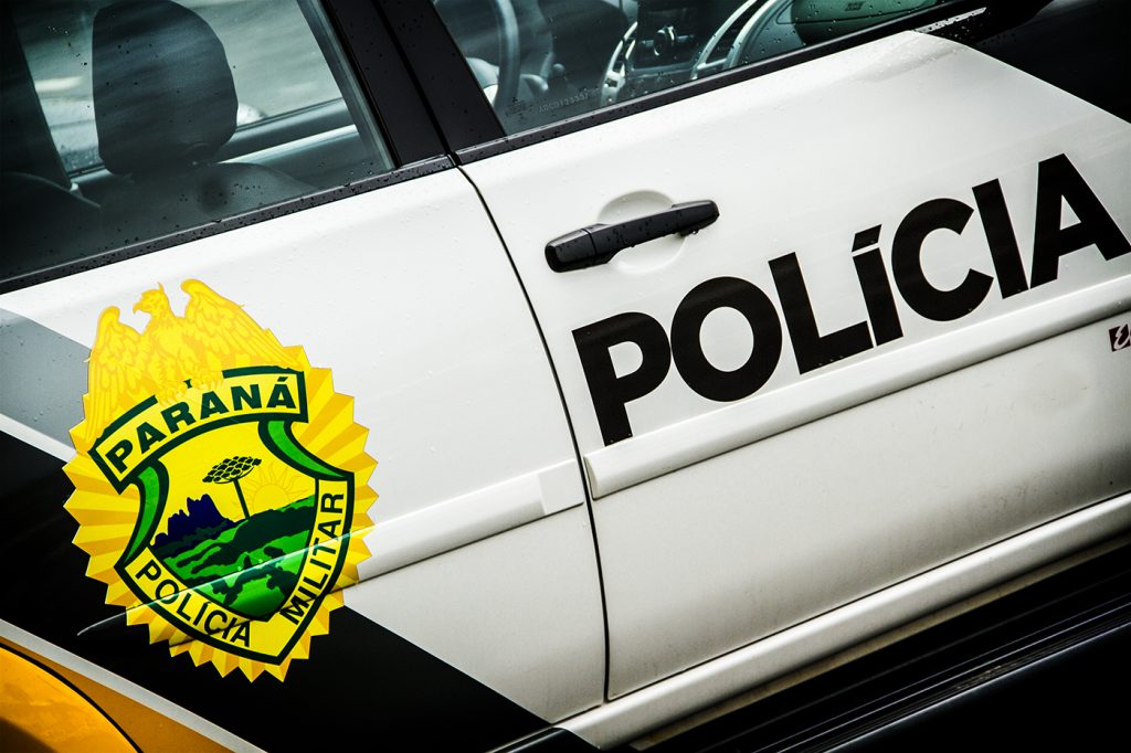 filho também é ferido por arma de fogo