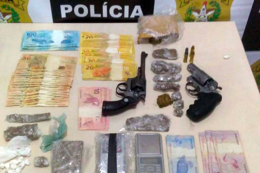 Armas, drogas e dinheiros
