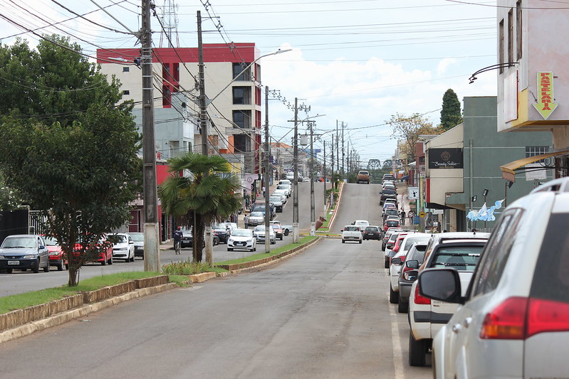 Vista parcial da avenida trifon